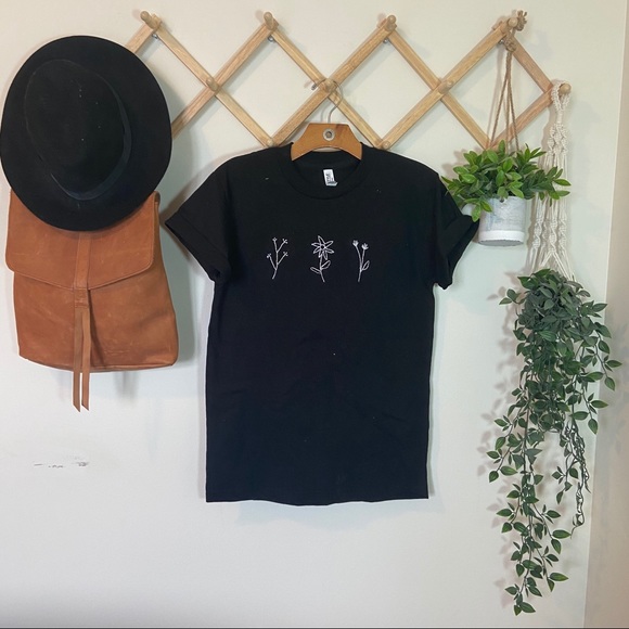 Handmade | Embroidered Tee T101 - Picture 1 of 8